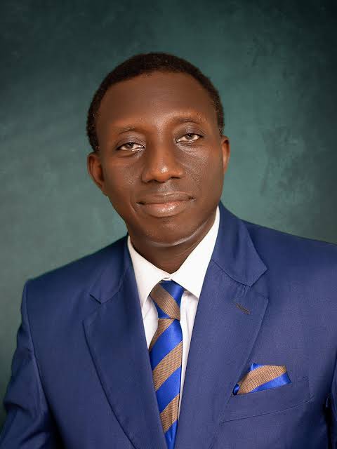 Portrait of Dr Adekunle Aderemi